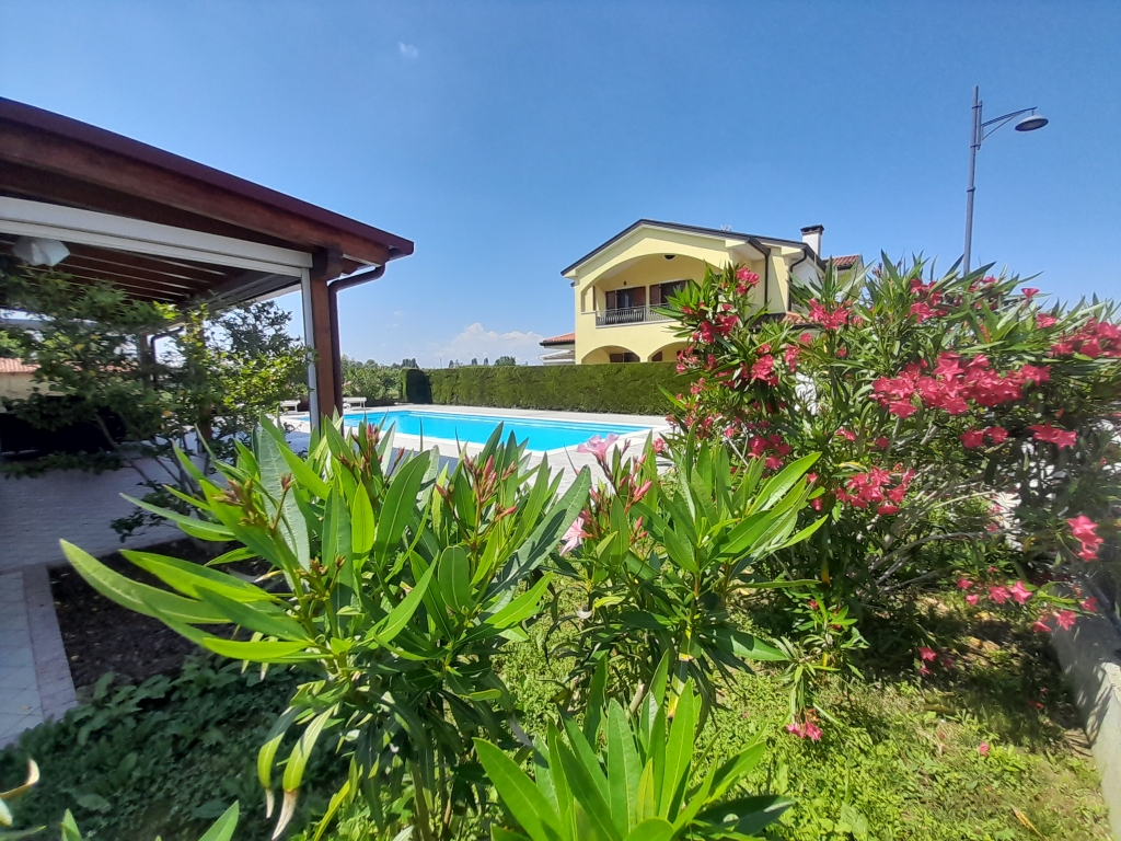 Quarto D’Altino vicinanze H-Farm villa indipendente con piscina