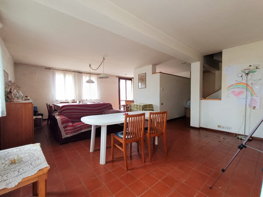 Venezia, Mira, porzione di testa con quattro camere e giardino privato.