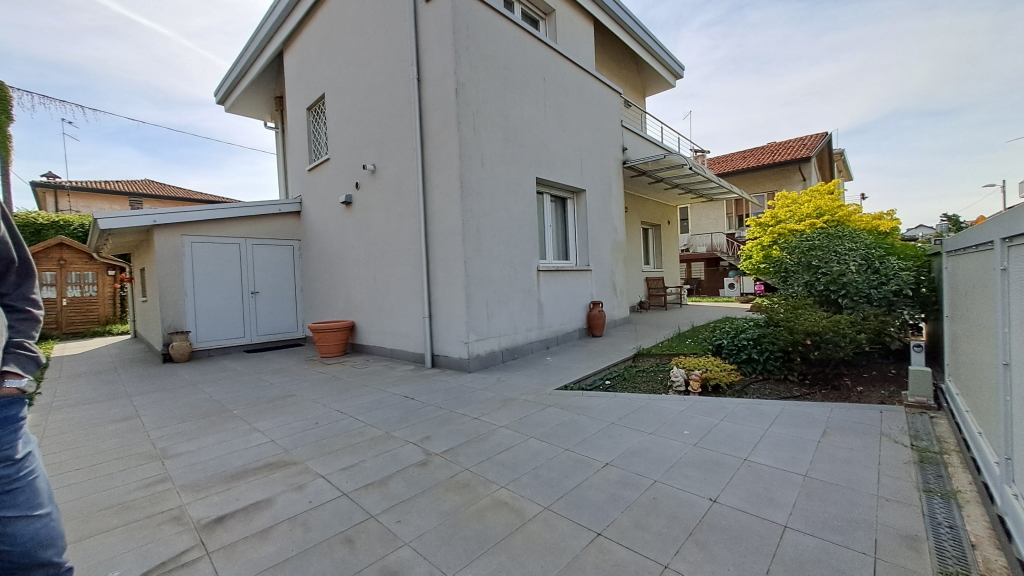 MESTRE GAZZERA ampia villa singola restaurata con giardino