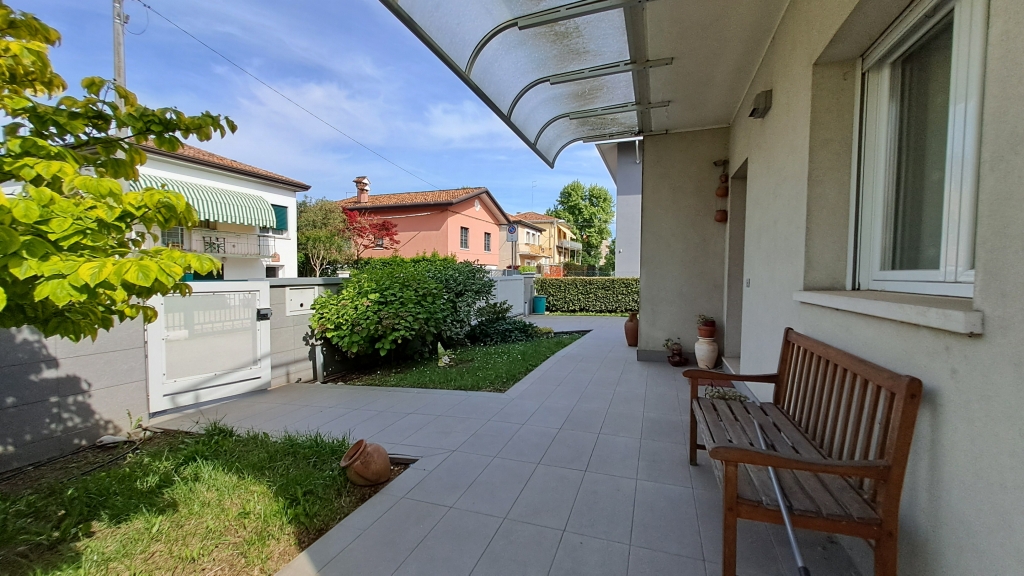 MESTRE GAZZERA ampia villa singola restaurata con giardino