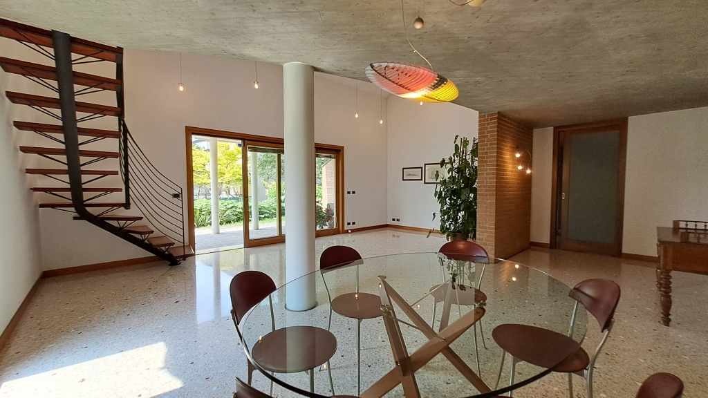 salone con terrazzo alla veneziana