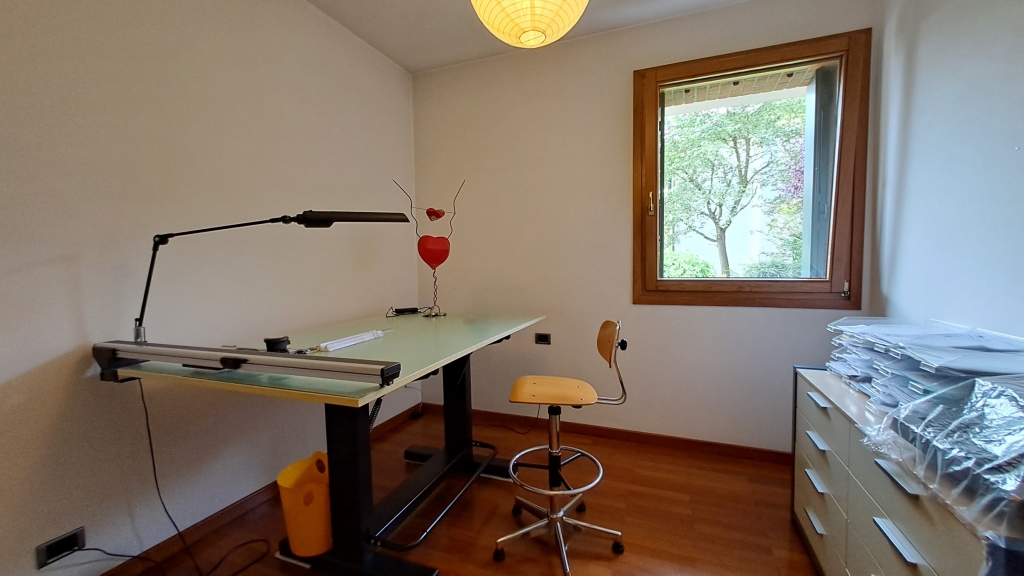 MONASTIER grande e recente villa singola con giardino