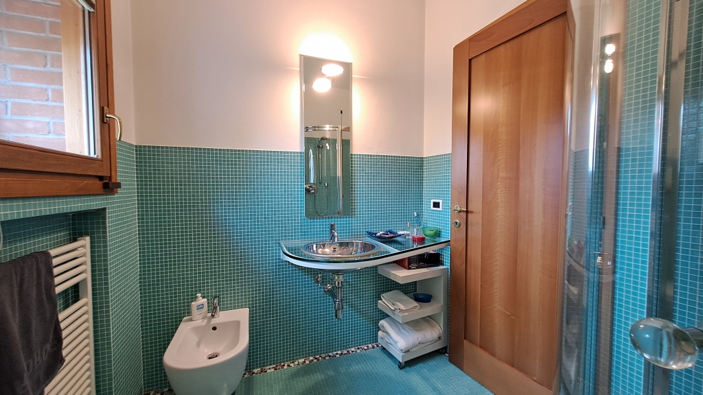 MONASTIER grande e recente villa singola con giardino