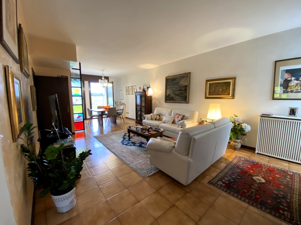 MIRA, Venezia elegante villetta a Schiera comoda ai servizi con comfort e spazi Ideali