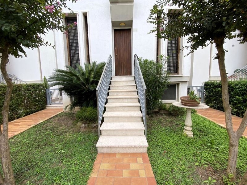 MIRA, Venezia elegante villetta a Schiera comoda ai servizi con comfort e spazi Ideali