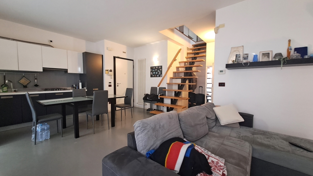 appartamento su due livelli con garage e riscaldamento autonomo