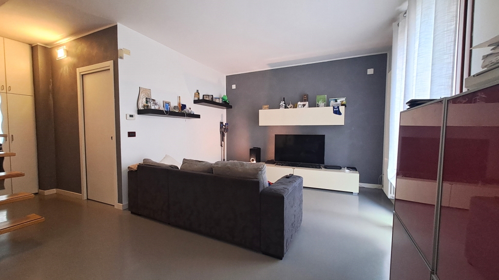 appartamento su due livelli con garage e riscaldamento autonomo