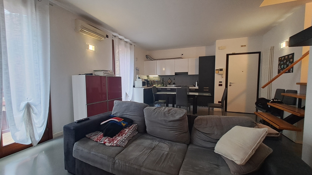 appartamento su due livelli con garage e riscaldamento autonomo