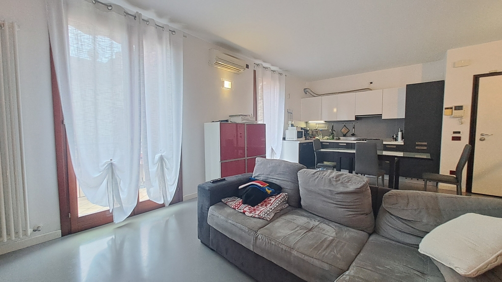 appartamento su due livelli con garage e riscaldamento autonomo