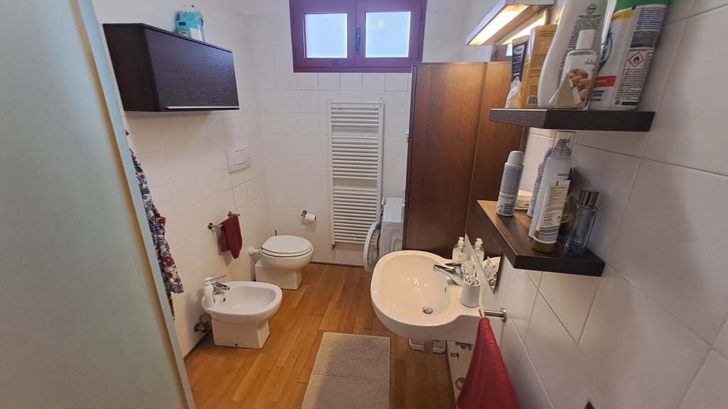 appartamento su due livelli con garage e riscaldamento autonomo