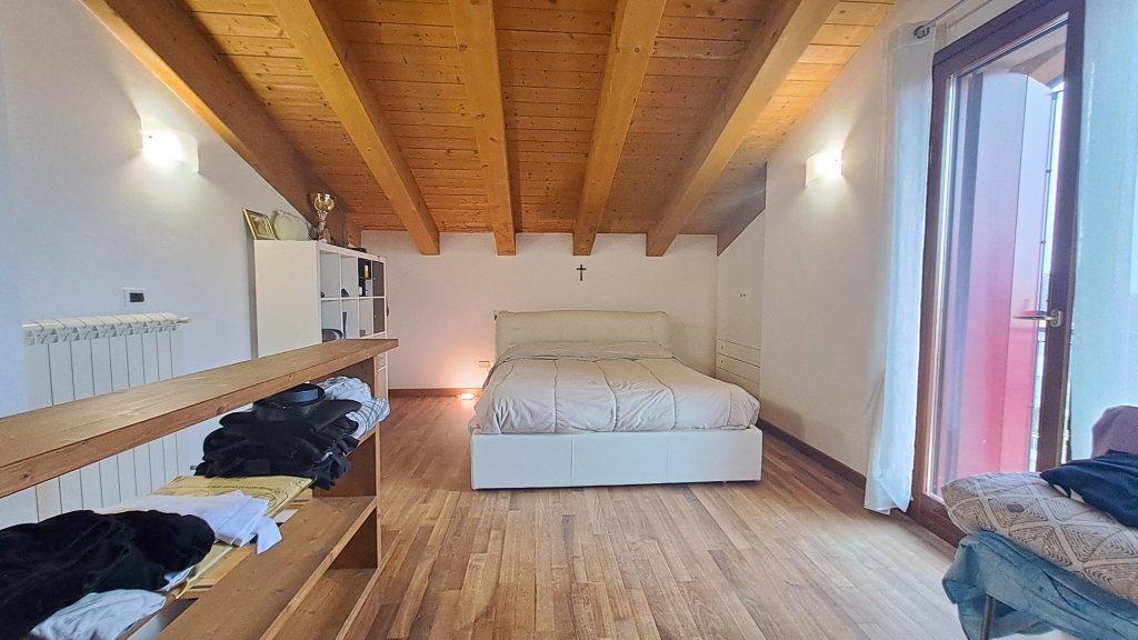 appartamento su due livelli con garage e riscaldamento autonomo