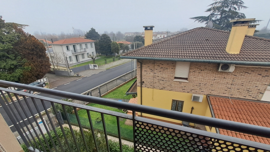 appartamento su due livelli con garage e riscaldamento autonomo