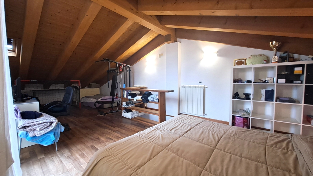 appartamento su due livelli con garage e riscaldamento autonomo