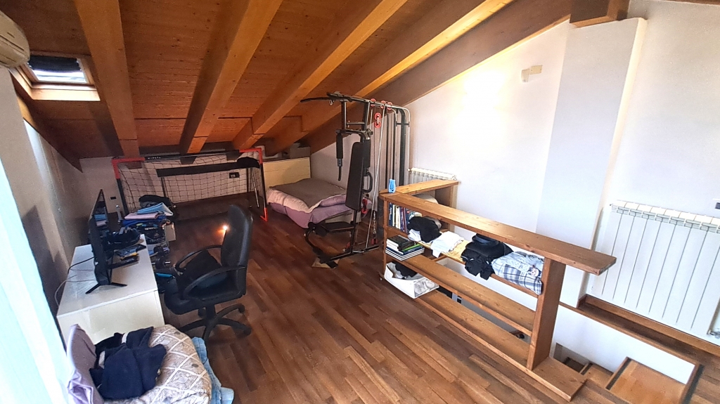 appartamento su due livelli con garage e riscaldamento autonomo