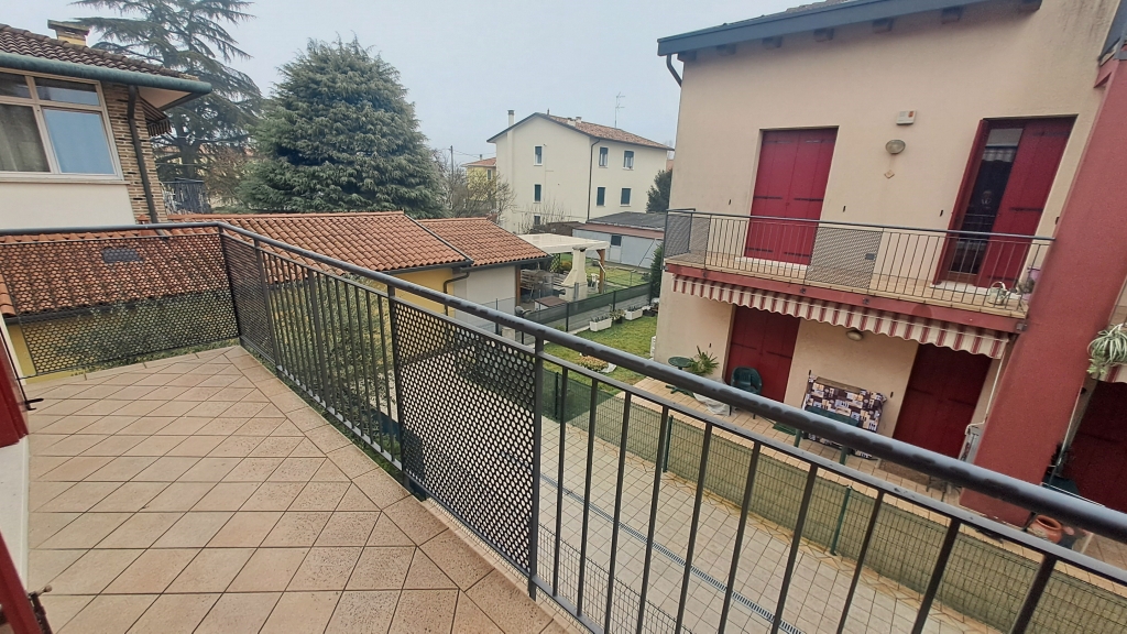 appartamento su due livelli con garage e riscaldamento autonomo