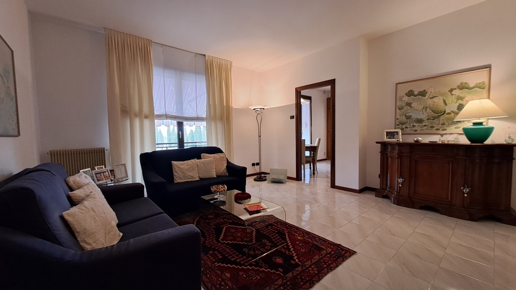 APPARTAMENTO con tre camere, garage e termo autonomo