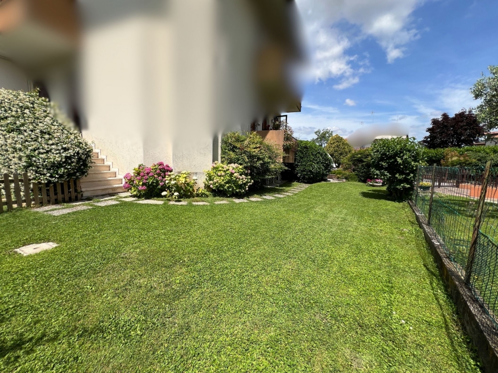 Esclusiva villetta di testa con giardino e ampi spazi a Biancade di Roncade