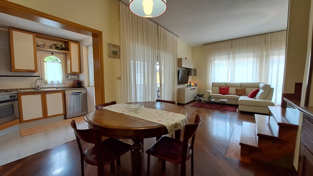 Favaro Veneto Venezia – Appartamento in bifamiliare con terrazza abitabile